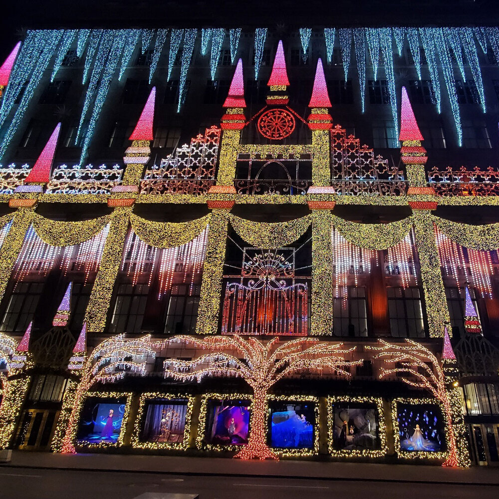 Saks Fifth Avenue Lightshow, New York | MK Illumination